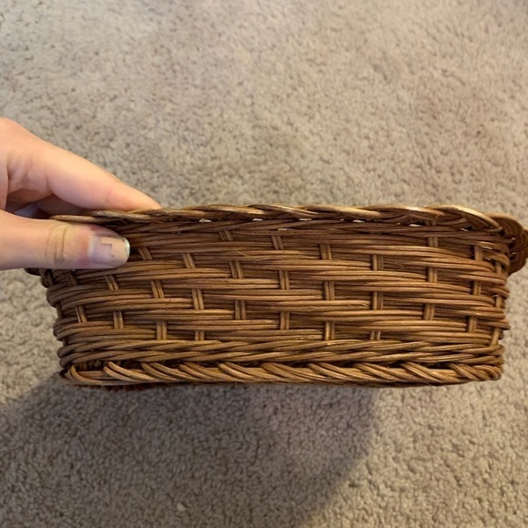 FREE W/PURCHASE OF 2+ ITEMS WOVEN BASKET - Picture 2 of 3